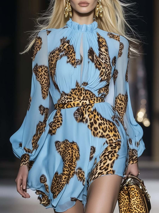 Robe mini en chiffon bleu ciel à imprimé léopard avec personnalité élégante